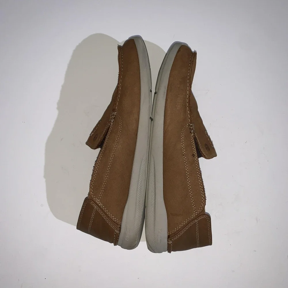 Clarks Shoes Mens Size 10.5 Brown Nubuck Slip On Loafers Casual Comfort Walking